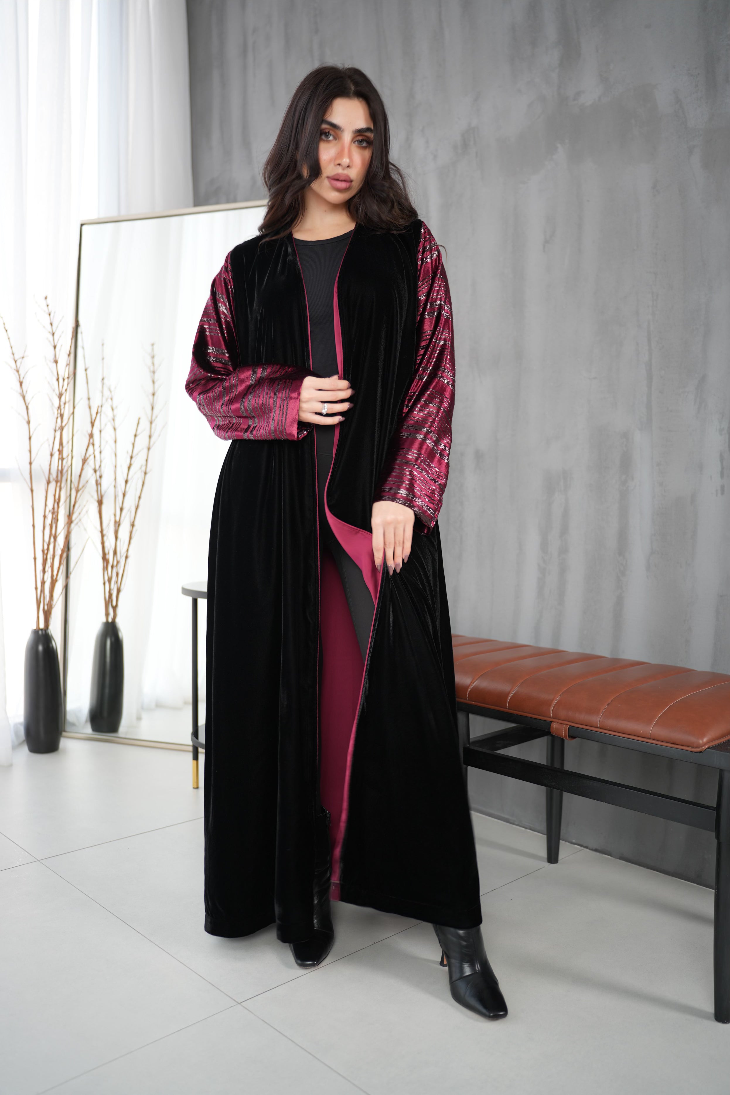 عباية مخمل جاكارد بيور