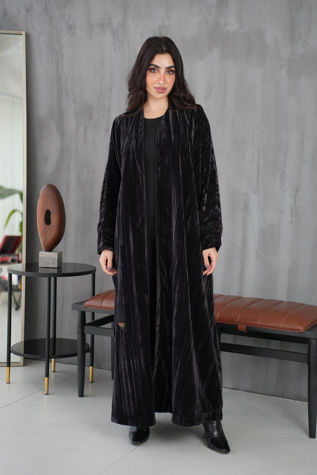 عباية مخمل مشخط مبطنة