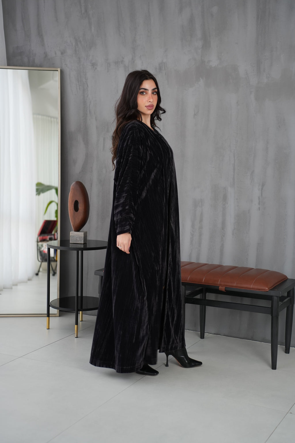 عباية مخمل مشخط مبطنة