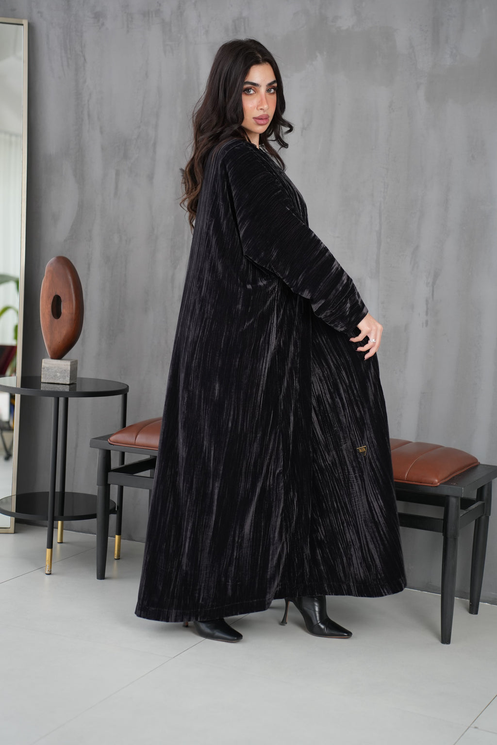 عباية مخمل مشخط مبطنة