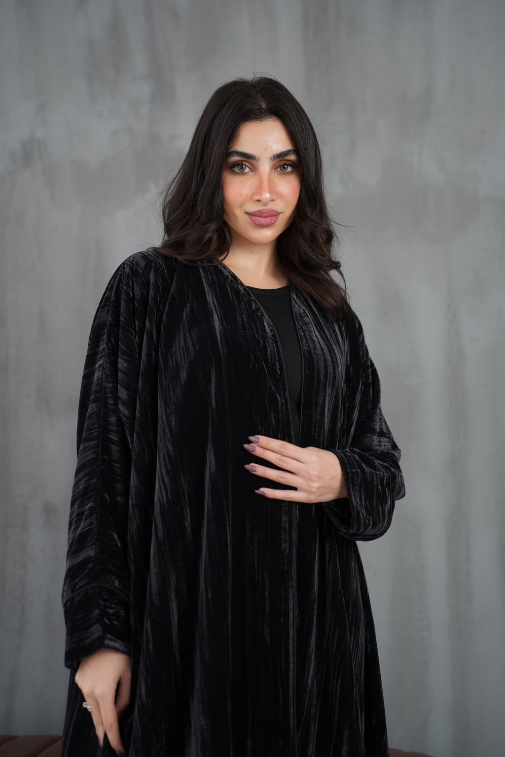 عباية مخمل مشخط مبطنة