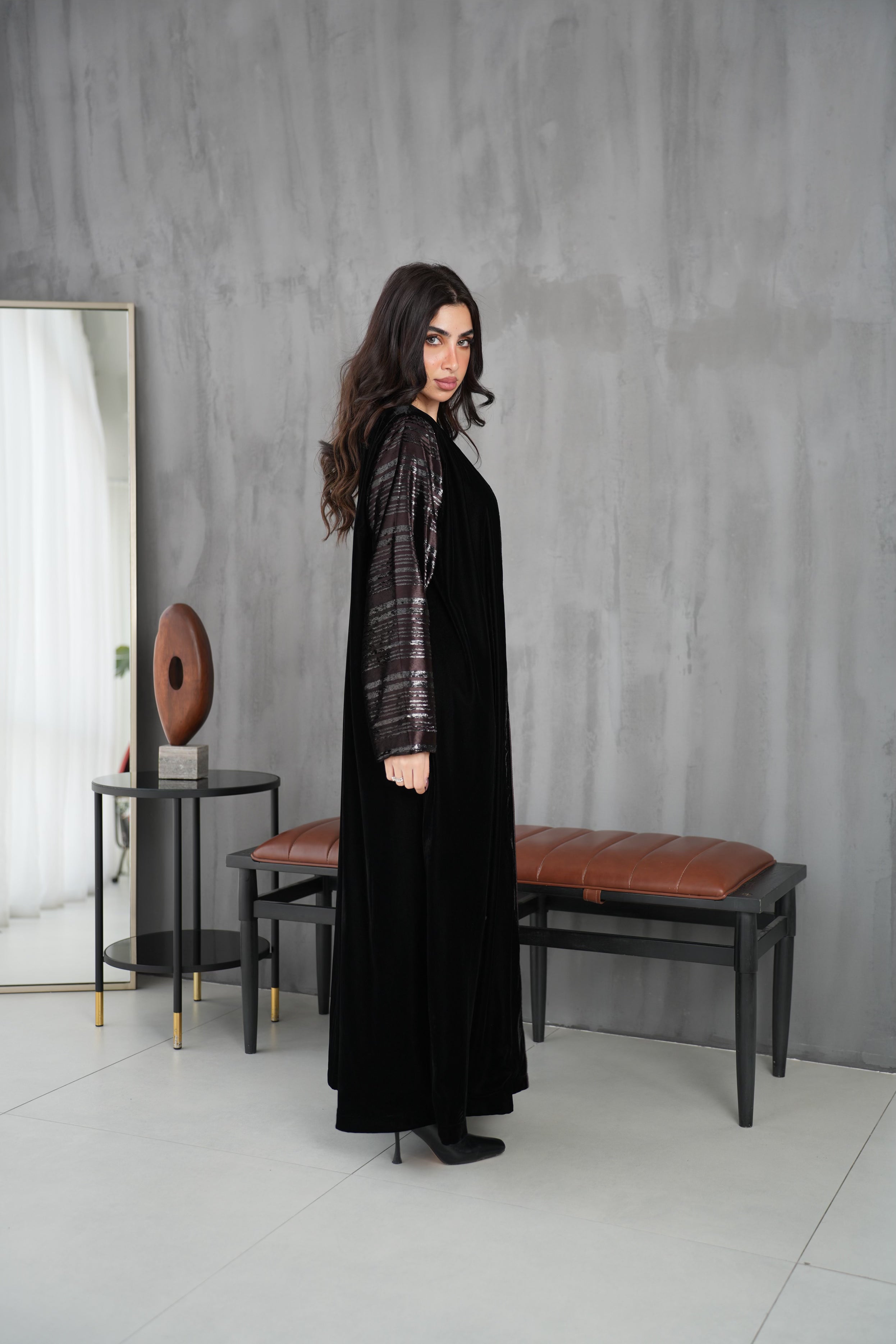 عباية مخمل جاكارد بيور