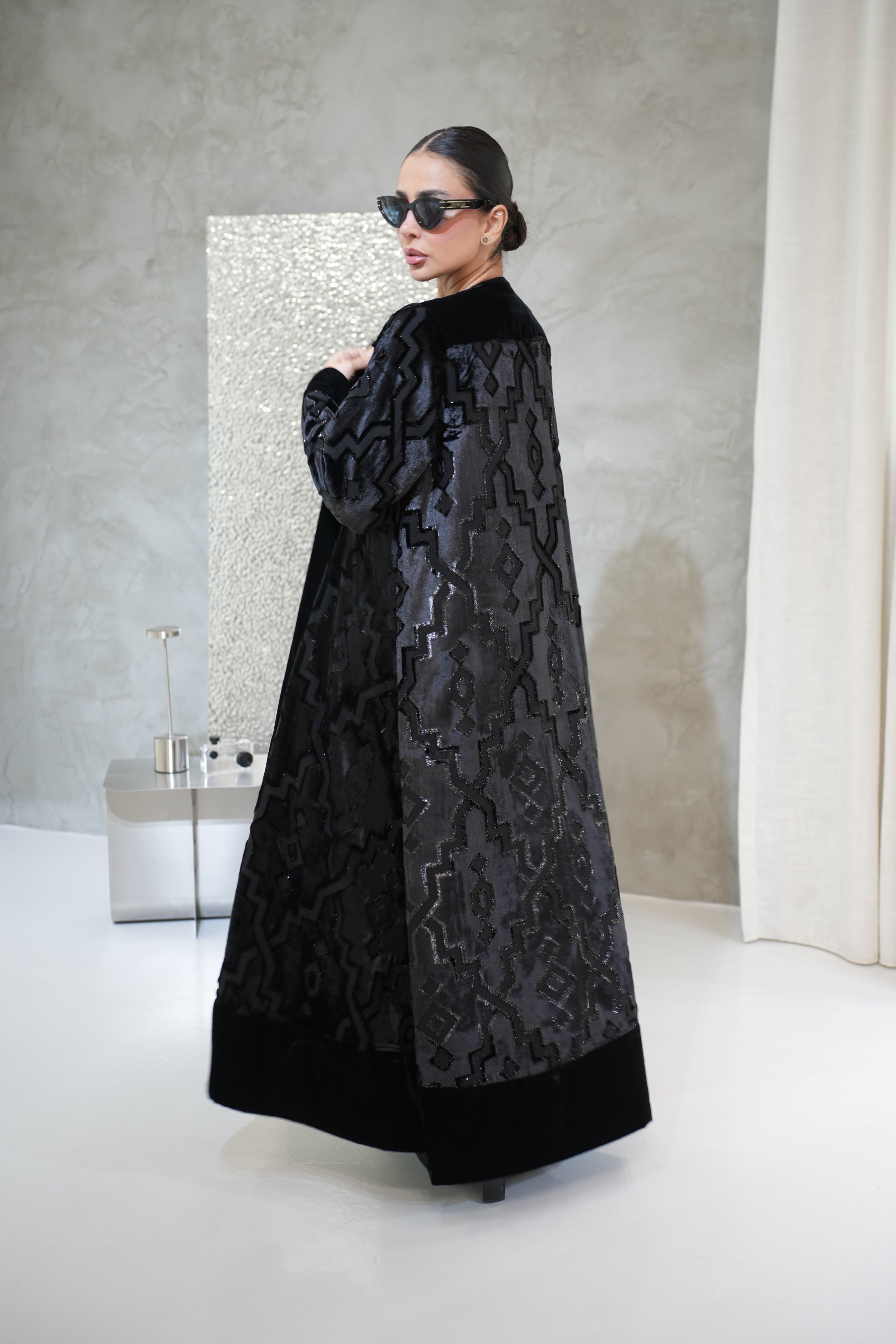 عباية مخمل شيفون بيور